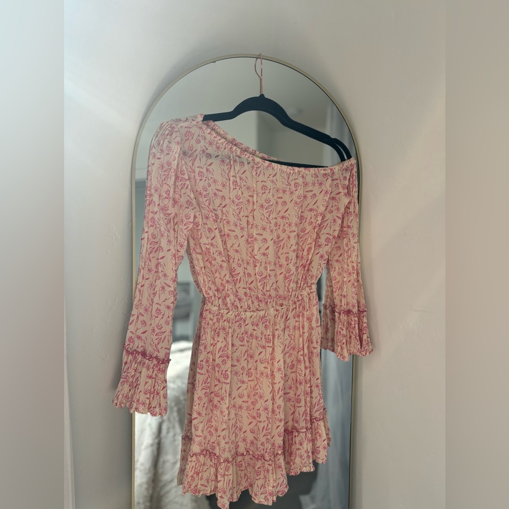 🩷🤍Pink & White off the shoulder dress🩷🤍